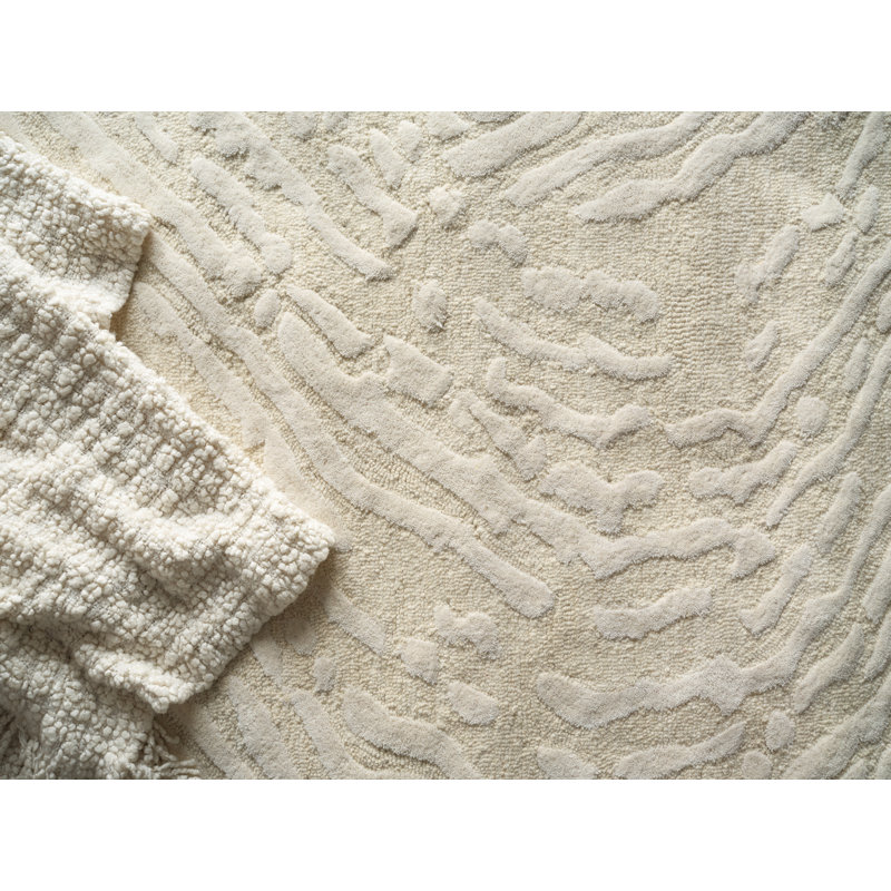 Entro Handmade New Zealand Wool Cream/Ivory Area Rug, Rectangle 6' x 9'