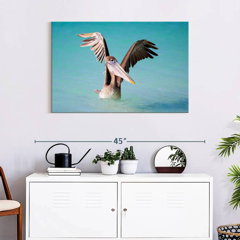 Pélican avec ailes déployées, H 24 po x l 36 po