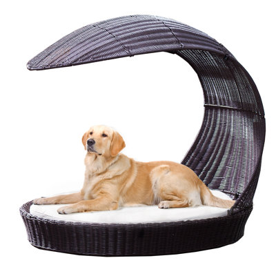 Clara Wicker Pet Bed