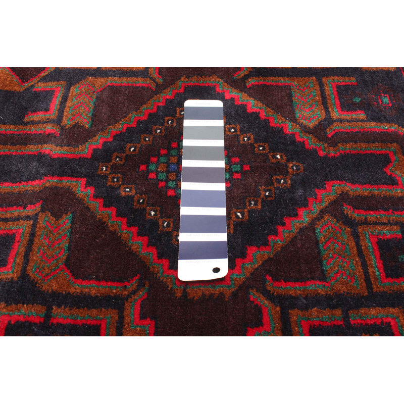 Tapis bleu marine Teimani 3 pi 7 po x 6 pi 7 po