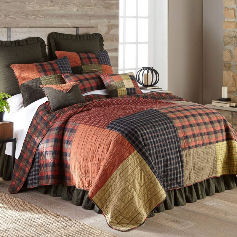 Full/Queen Black and Multicolor Cotton Reversible Quilt Set