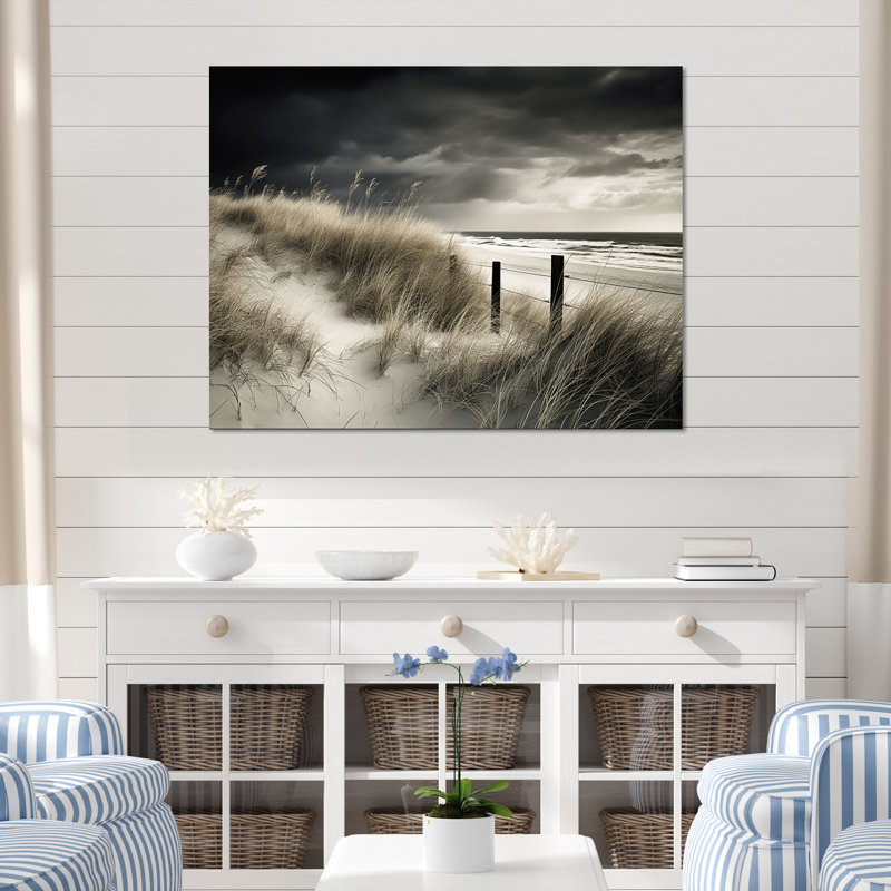 Plage sous une tempête côtière sur toile, Toile tendue, H 34 po x l 44 po x P 1,5 po