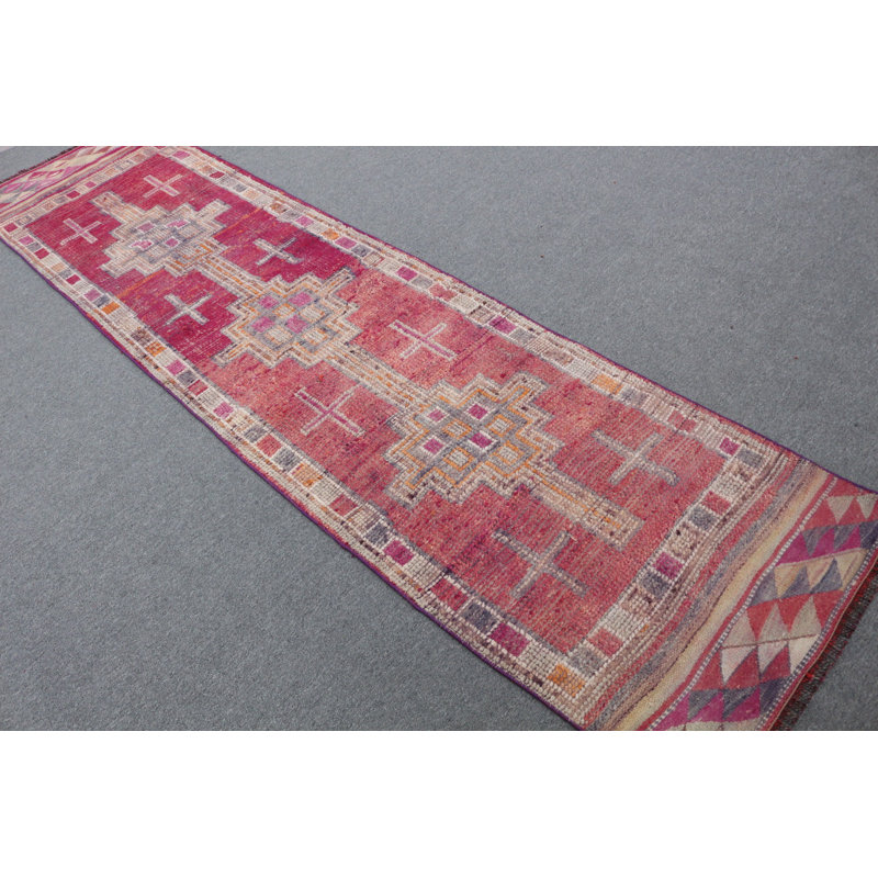 Un tapis de couloir turc vibrant ajoute une touche de mauve à vos espaces de vie de style bohémien