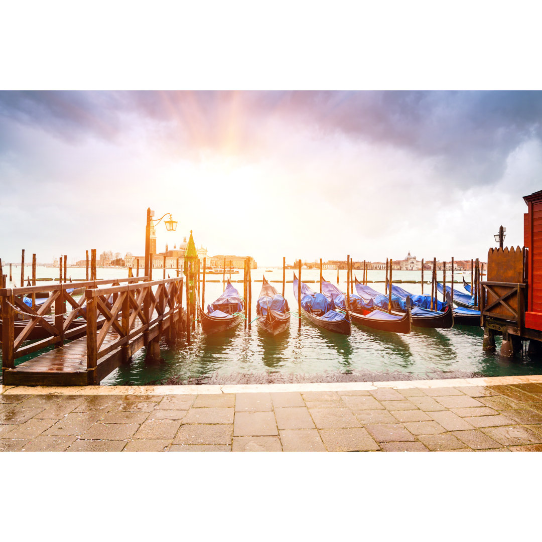 Gondeln in der Lagune von Venedig - Leinwandbild