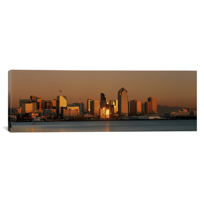 «San Diego Skyline at Sunset», reproduction de photo sur toile, H 20 po x l 60 po x P 1,5 po, Toile tendue