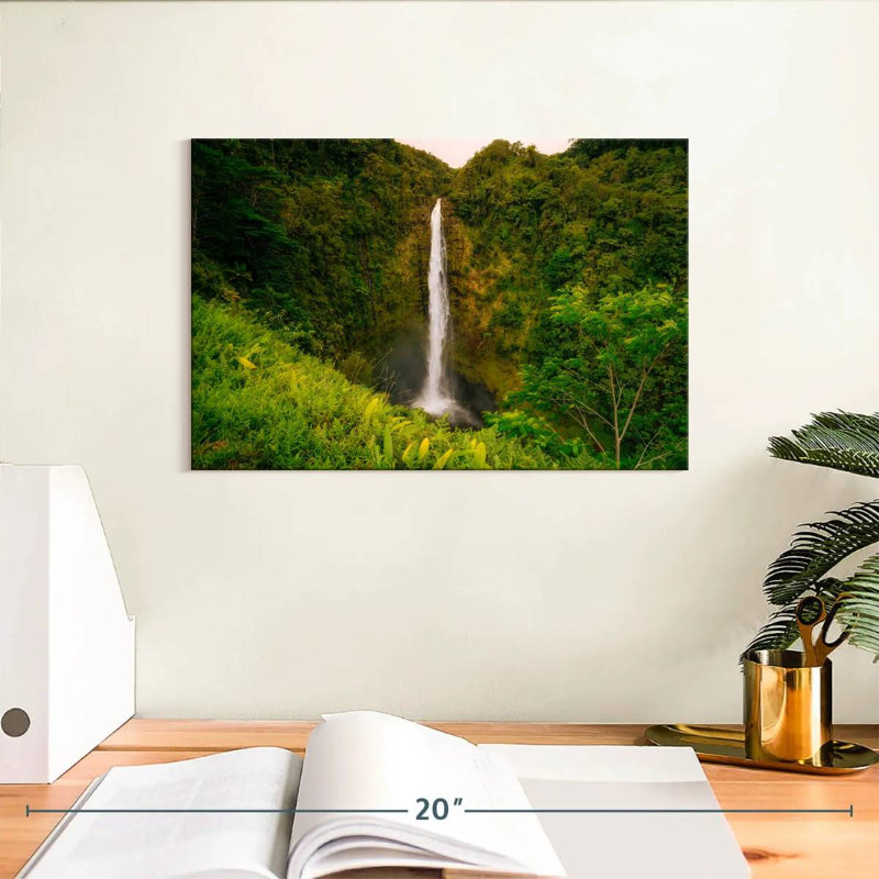 Paysage d'une cascade d'Alvord Akaka, H 8 po x l 12 po
