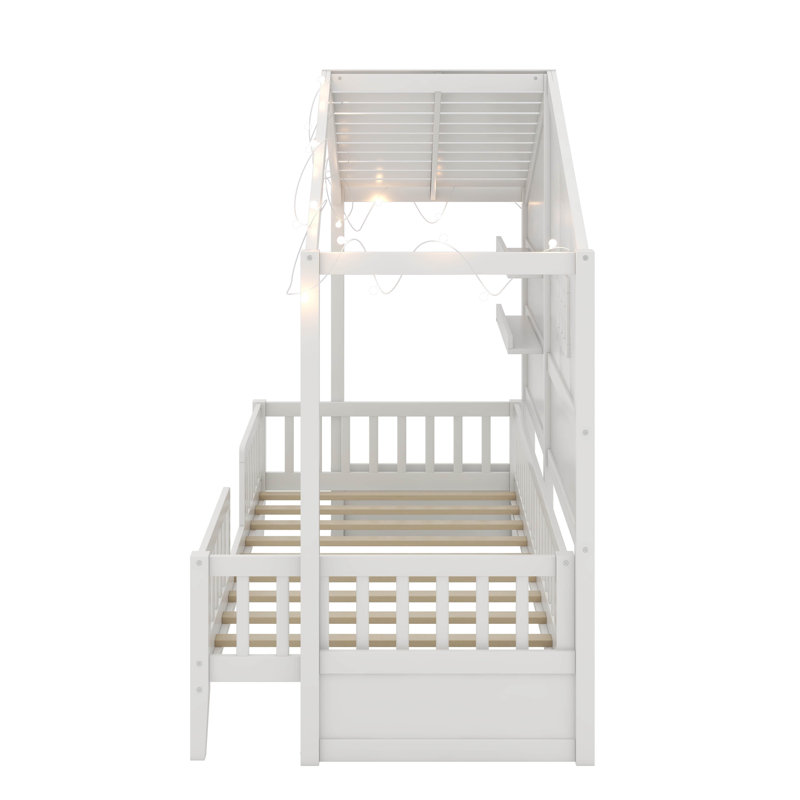 Lit simple avec tablettes