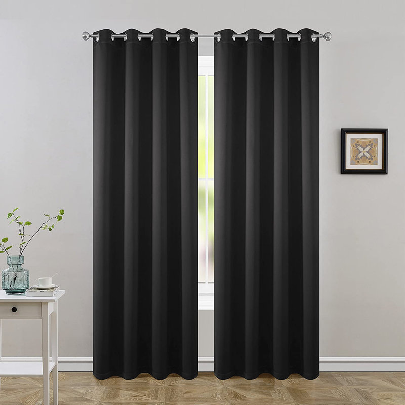 Paire de rideaux occultant et isolant Celinda, L 52 po x L 108 po, Noir