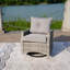 Chaise de patio pivotante avec coussins Wayden