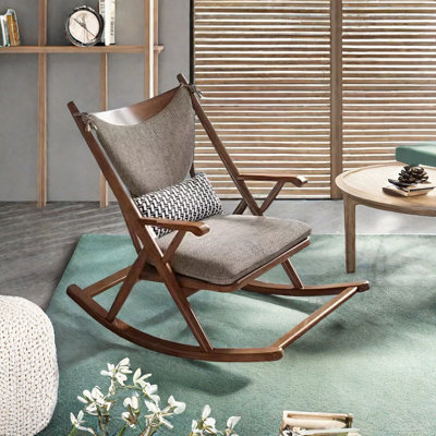 Chaise berçante en bois massif Nordic