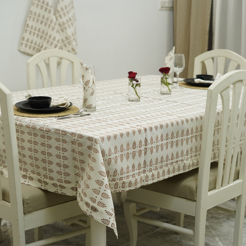 Red Barrel Studio® 72X160 Graceful Living: nappe décorative en coton faite à la main pour toutes les occasions, Darpan (14 places)