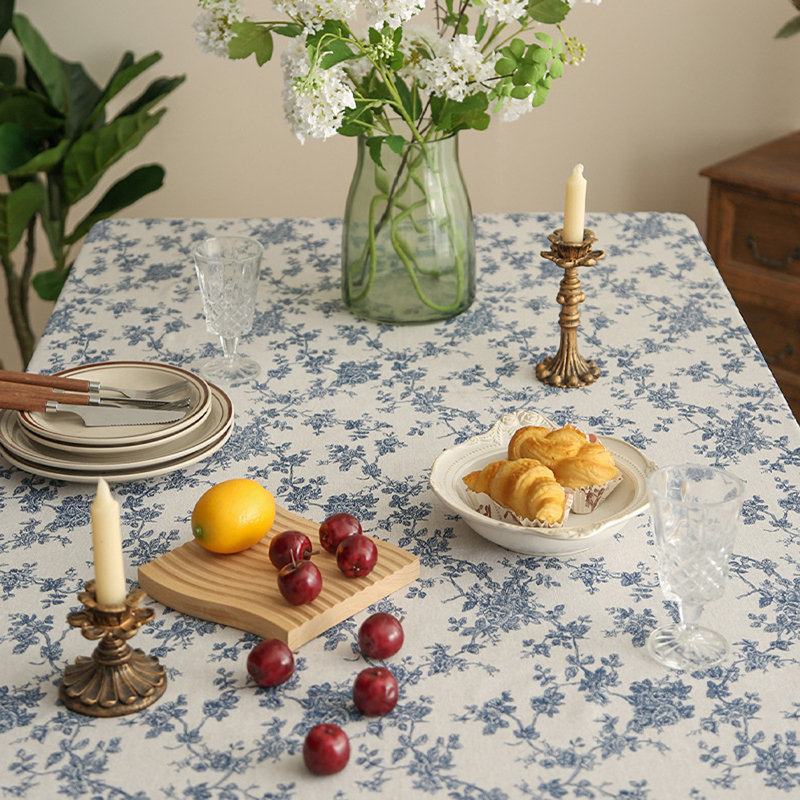 Nappe bleue bleue, 102" L
