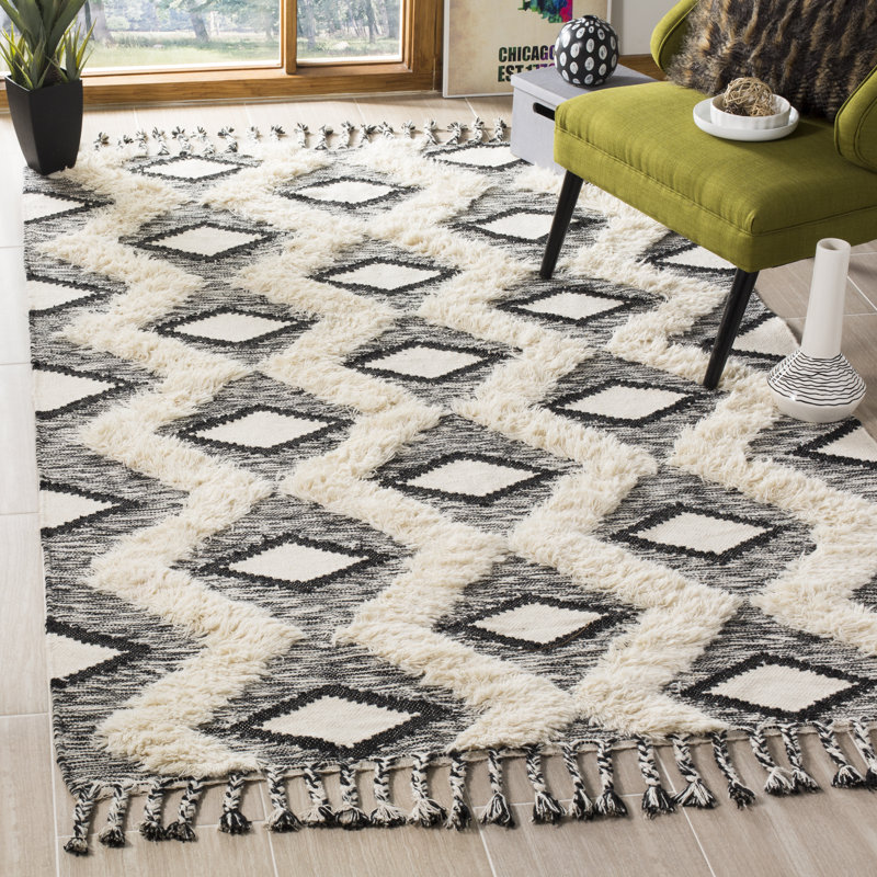 Isenberg Geometric Wool Hand Woven Area Rug, Rectangle 152 x 244 cm