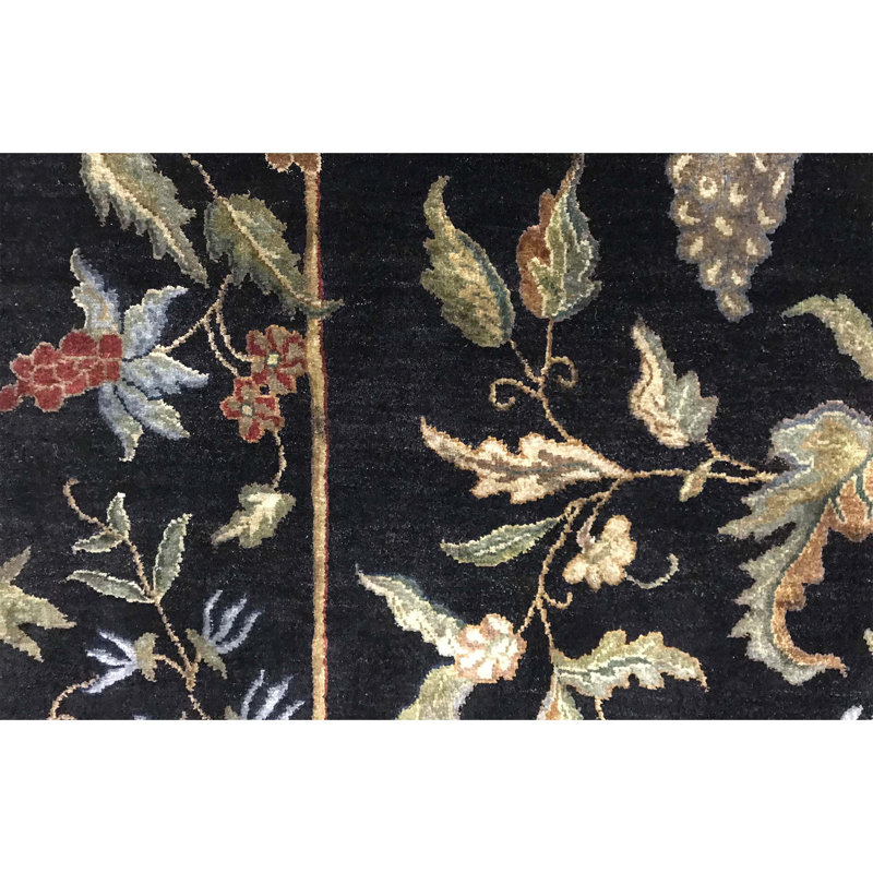 Tapis noir de haute qualité noué à la main
