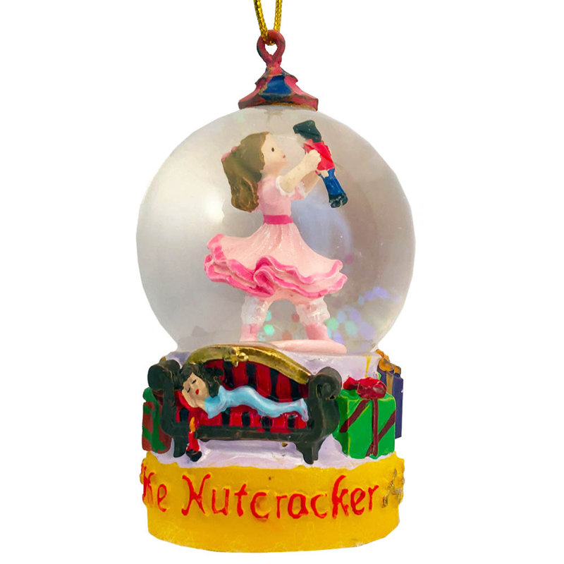 Mini Clara avec globe à neige casse-noisette fentine