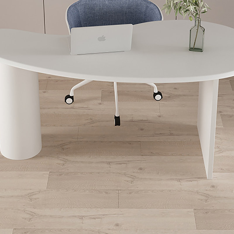 Bureau courbé Nordic Modern, H 29,5 po x l 55,1 po x P 27,6 po, Blanc