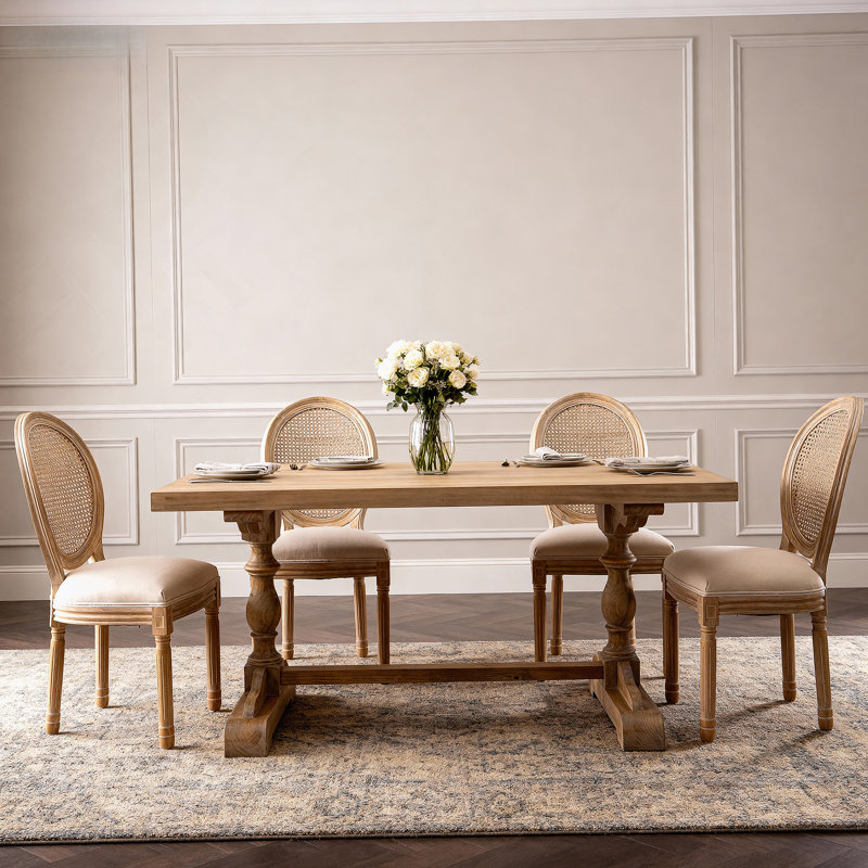 Chaise de salle à manger en bois massif de style français avec dossier en rotin et siège en lin, ensemble de 2 pour un usage quotidien élégant.