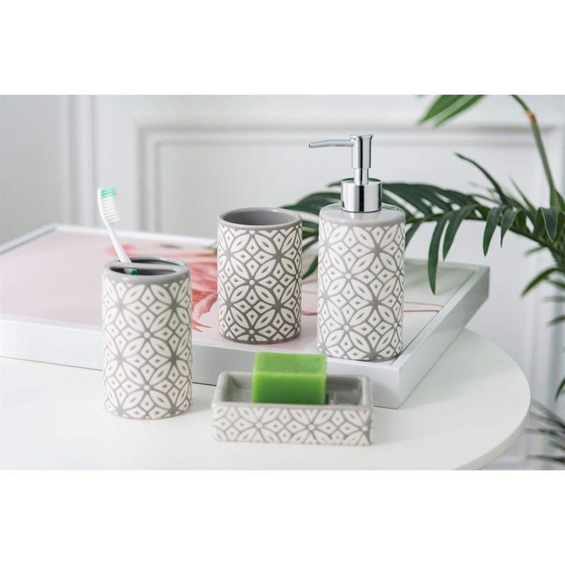 Bathroom accessory set