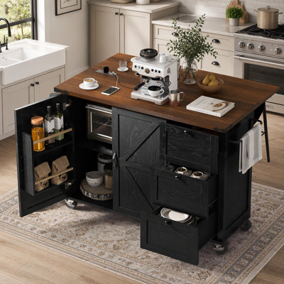 Îlot de cuisine de style champêtre de 54,5 pouces avec prise électrique, tablette de rangement interne, abattant et porte-épices sur roulettes verrouillables