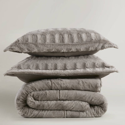 3 Piece Faux Fur Comforter Set For Full/Queen Bed