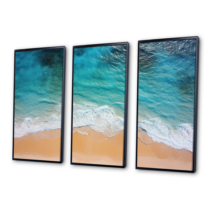 Vue aérienne de la plage bleue «Blue Tranquility» - art mural plage, H 28 po x l 36 po x P 1 po, Cadre flottant noir