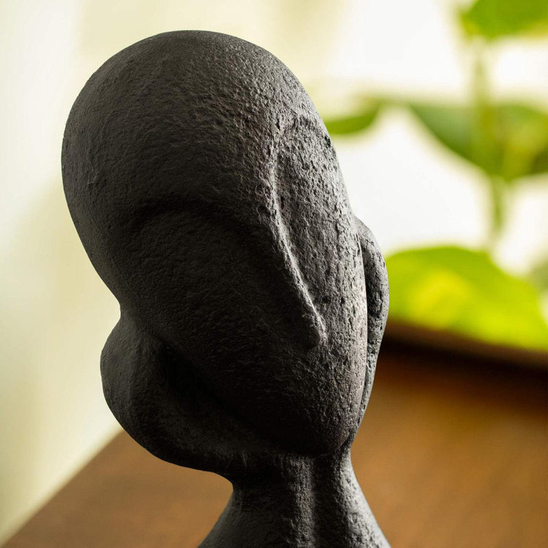 Figurines & Sculptures