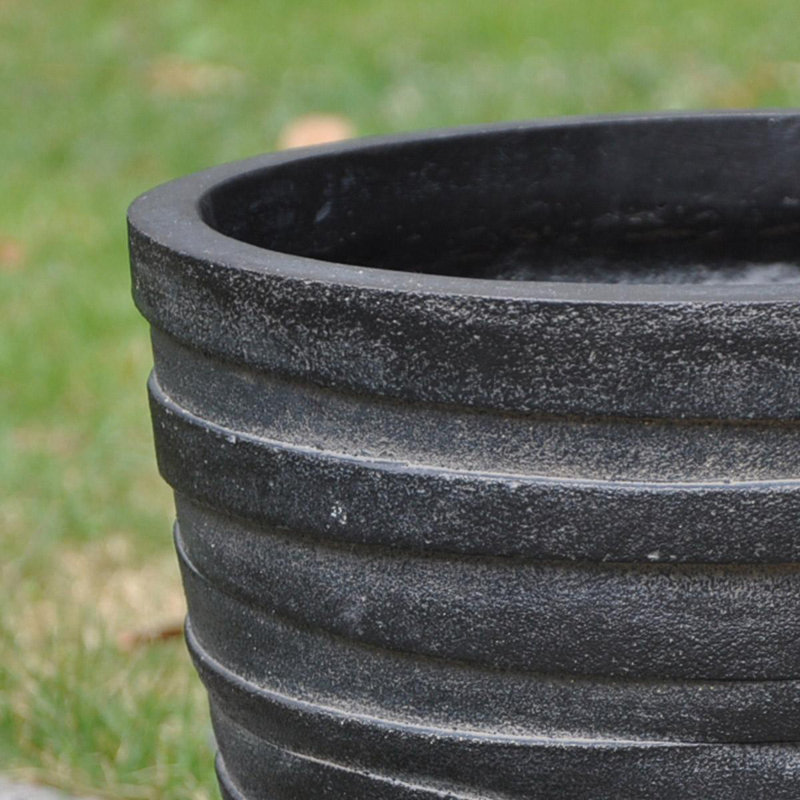 Concrete Effect Round Planter, Frostproof Outdoor Plant Pot with Row Pattern, Round Garden Planter with Drainage Holes, Black