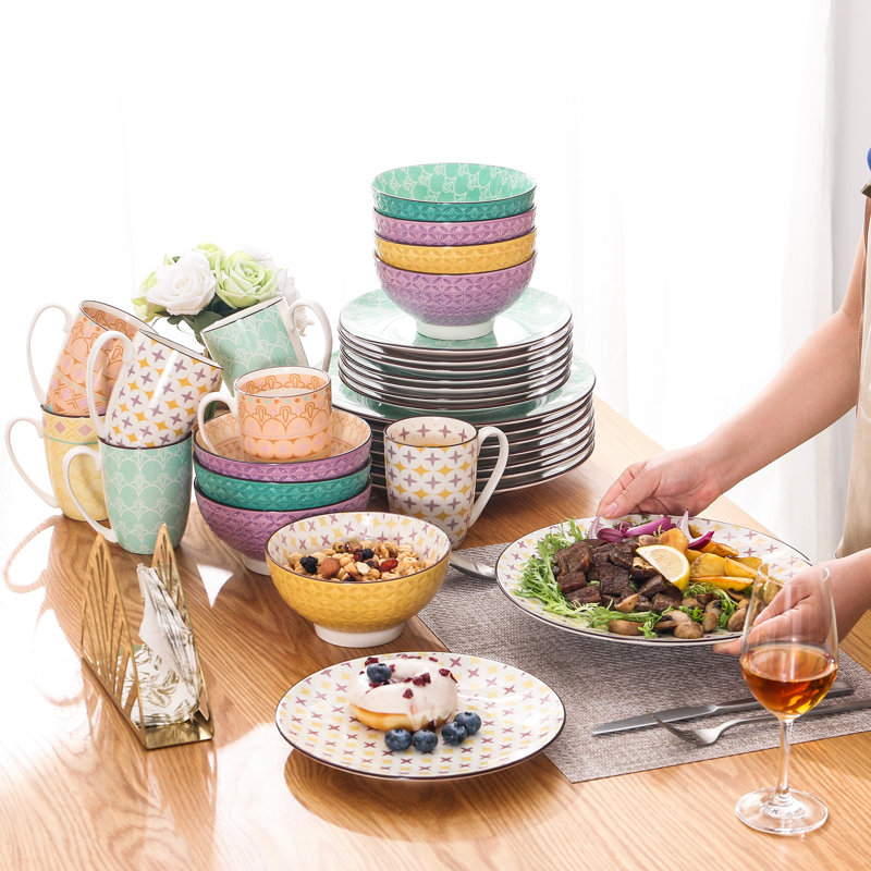 32 Piece Dinnerware Set, Service for 8 