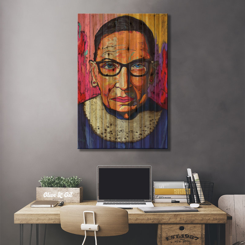 «Phiona Ruth Bader Ginsburg On Wood» par David Hinds, reproduction, H 26 po x l 18 po x P 1,5 po