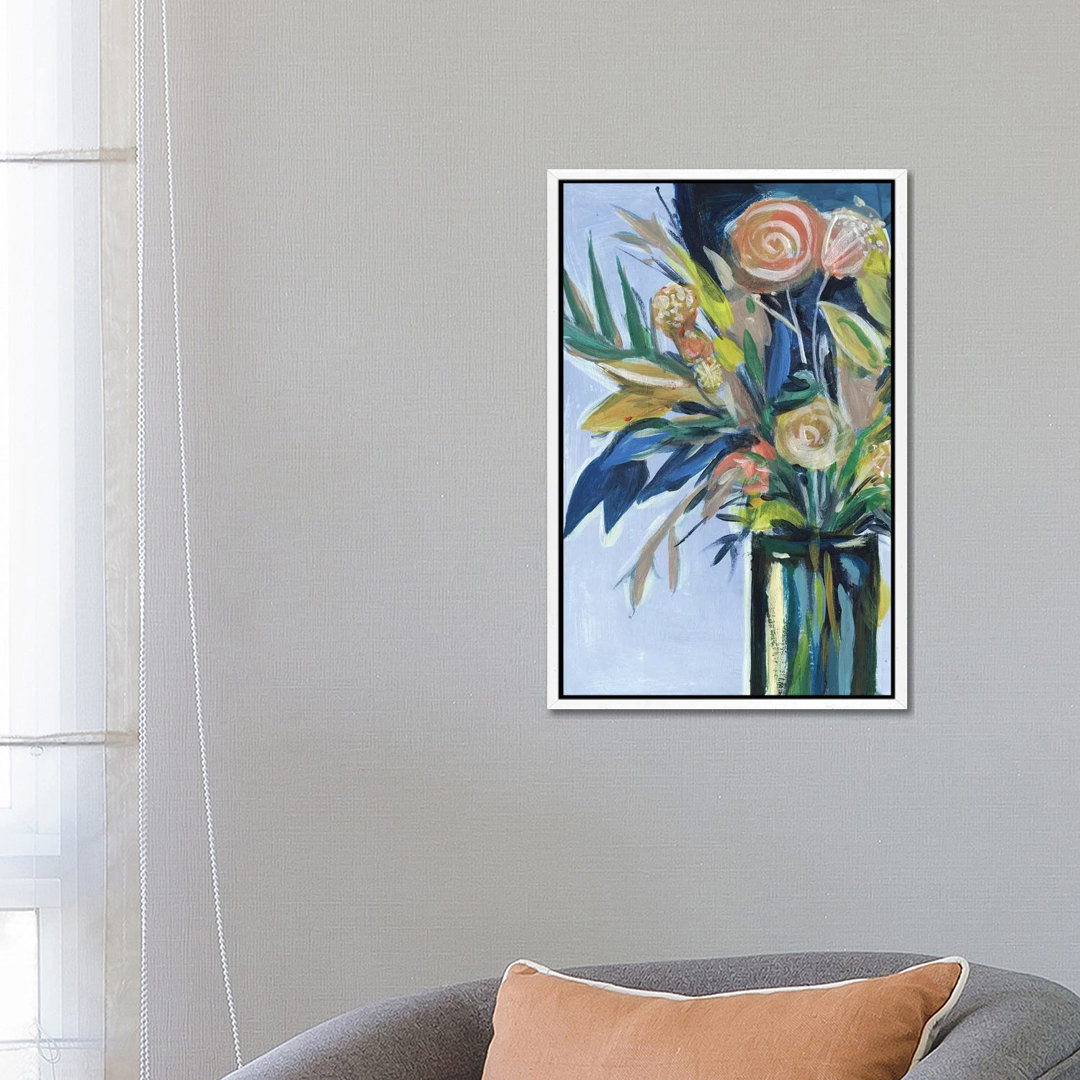 Flowers In A Vase II von Melissa Wang - Galerie-verpackte Leinwand Giclée auf Leinwand