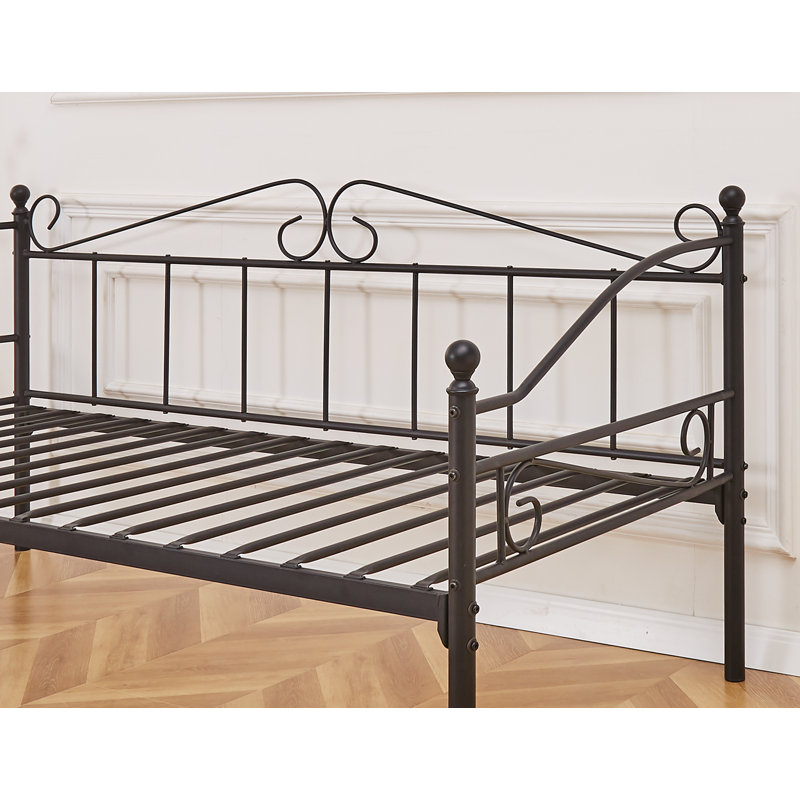 Beazley Daybed with Trundle Bed