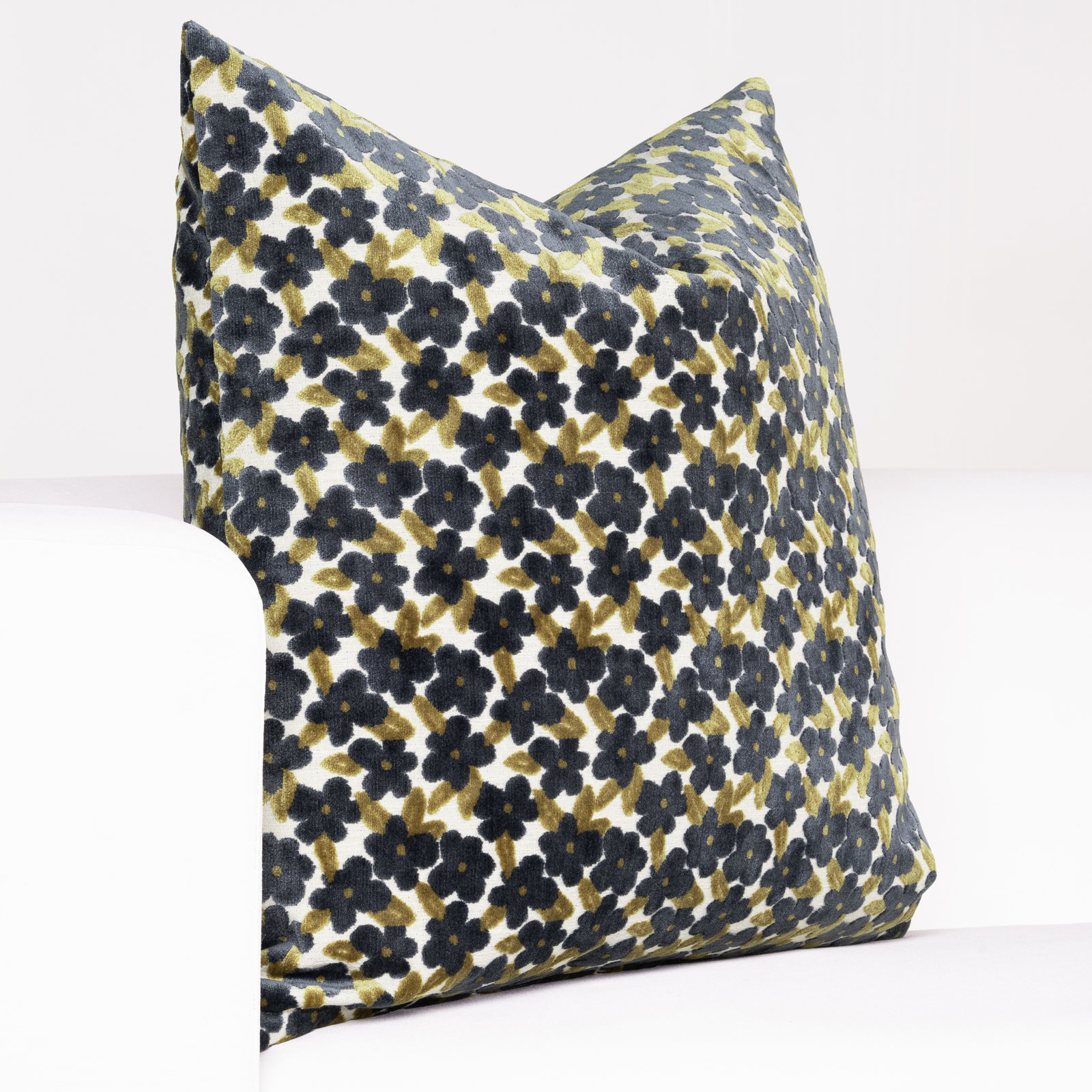 Estee 20" x 20" Throw Pillow, Feather