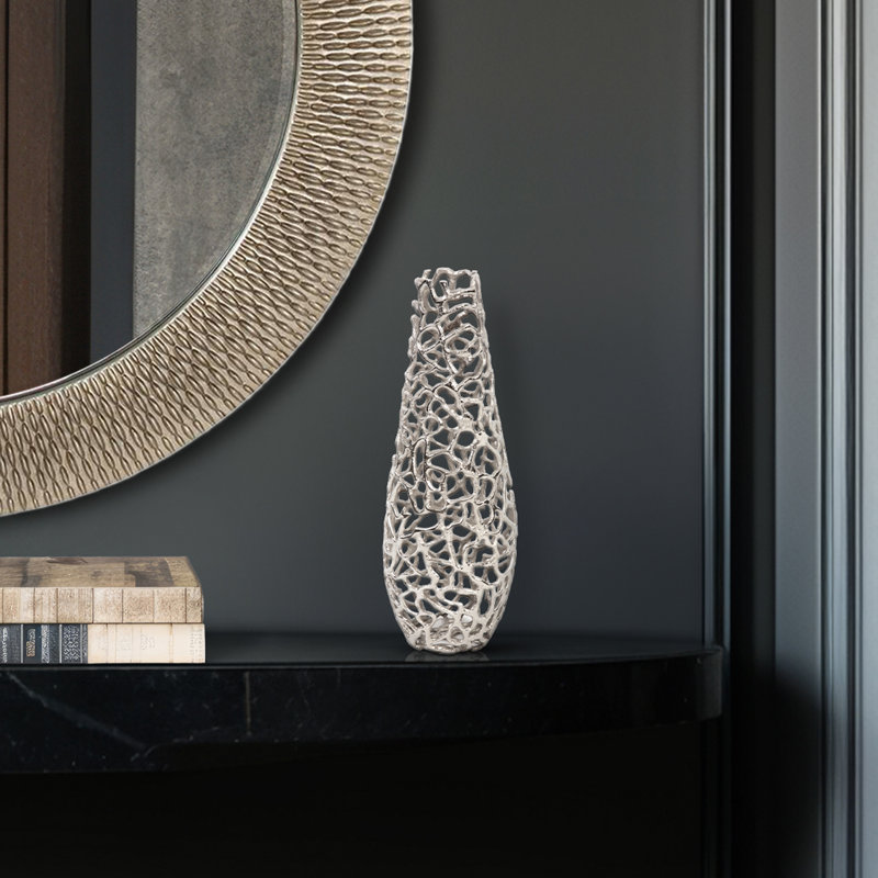Vase de table en métal Fogel, Argent, H 17 po x l 5 po x P 5 po