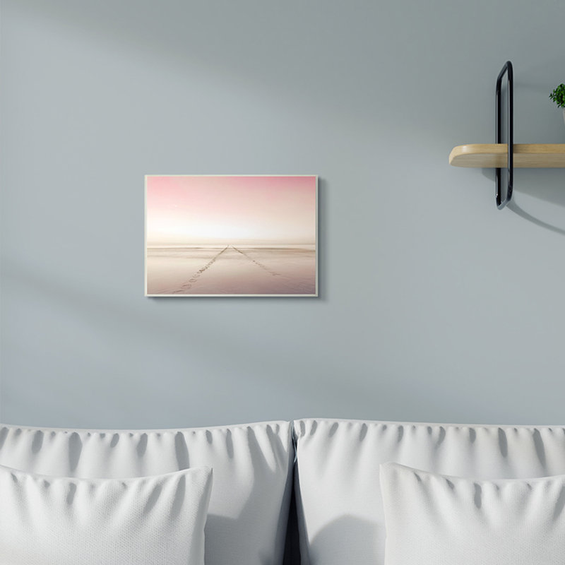 «Water Pathway Footsteps Beach Sunset Horizon» par Kim Allen - photographie, H 10 po x l 15 po, Plaque murale