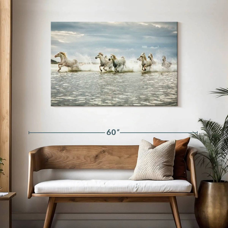 Cheval de Camargue blanc qui court dans l'océan III, H 30 po x l 45 po