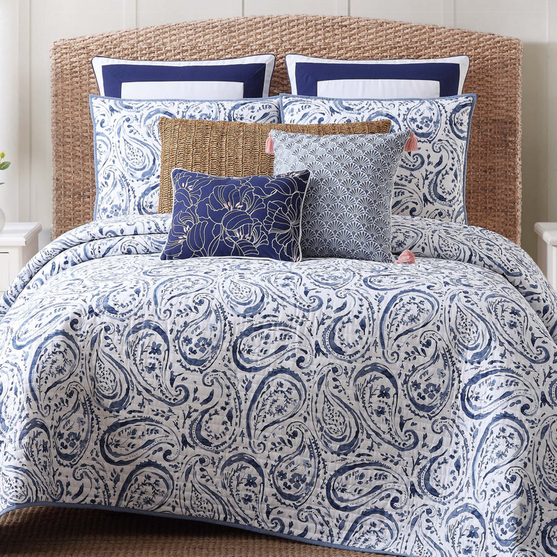 White Cotton Twin Quilt Set with Paisley Print