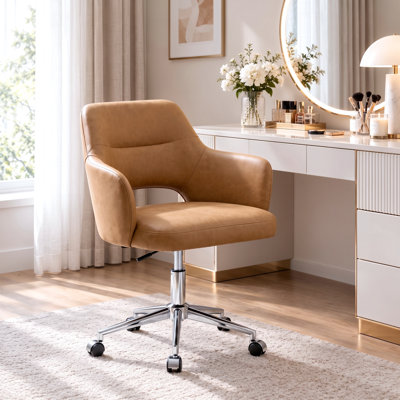 Chaise de bureau pivotante et réglable Ayris de style moderne du milieu du siècle, avec dossier ouvert rembourré, accoudoirs intégrés et piètement en métal chromé (hauteur 60,5 cm).