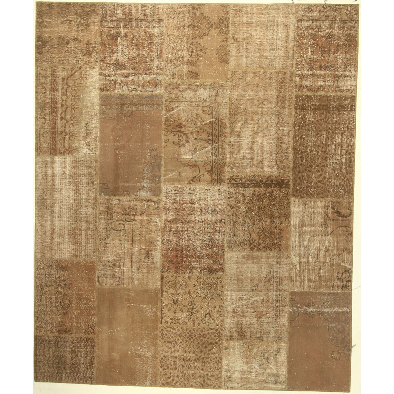 Geometric Area Rug in Brown