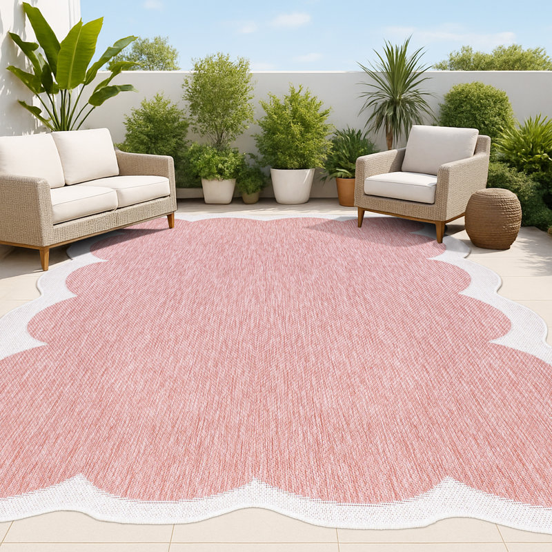 Manado Classic Cottage Two-Tone Scalloped Light Rose/Cream Indoor/Outdoor Rug, Novelty 5'3" x 7'7"