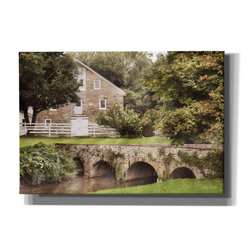 «Old Stone Barn and Bridge» par Lori Deiter, art mural sur toile, H 18 po x l 26 po x P 0,75 po