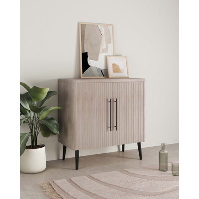 Armoire d'appoint cannelée 31 po en chêne blanchi Jodie