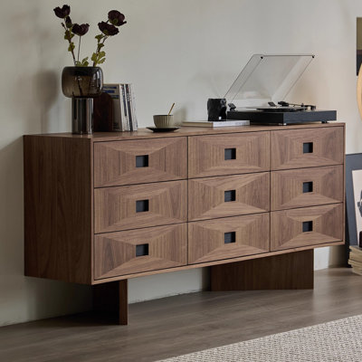 Armoire de rangement minimaliste de style médiéval