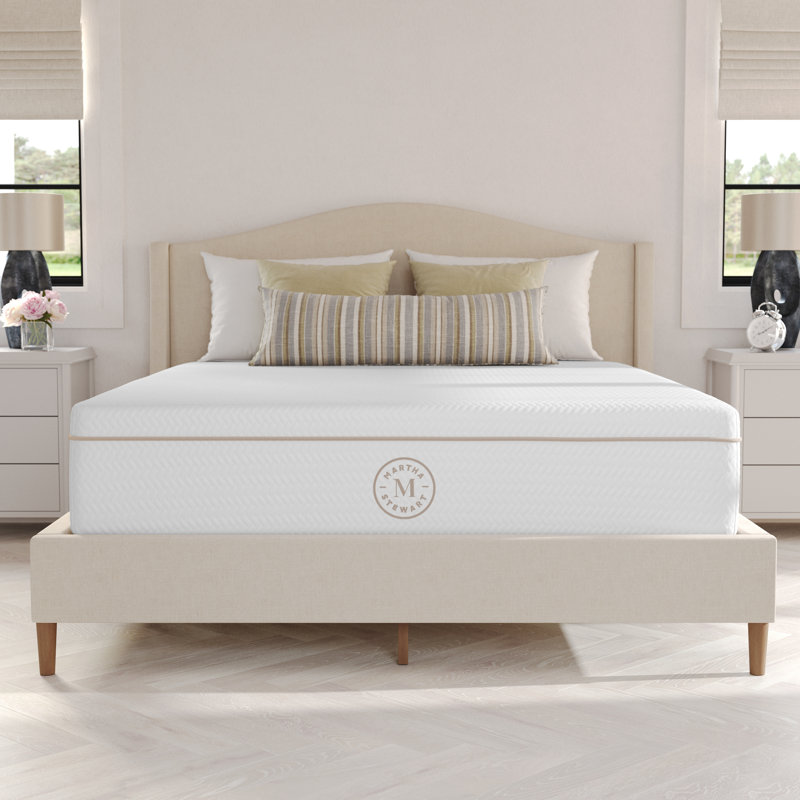 Queen White Gel Memory Foam Mattress with Quilted Jacquard Cover