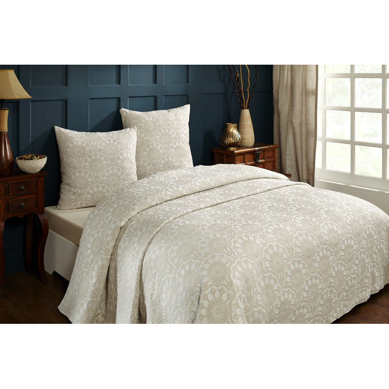 Matelassé 100% Cotton Euro Sham with Shell Pattern