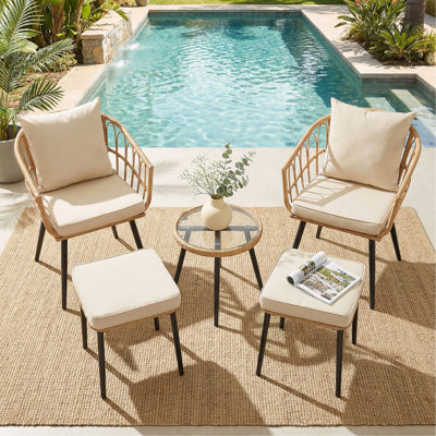 Ensemble de mobilier de patio 5 pièces, petit ensemble de bistro en osier pour l'extérieur, chaises en rotin PE toutes saisons avec repose-pieds et table basse, idéal pour le balcon, le porche, le patio, la piscine