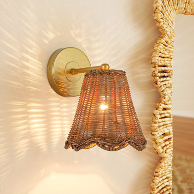 1-Light Rattan Scalloped Flower Wall Sconce