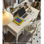 Bureau de style champêtre: conception de tiroir fonctionnelle-110762994