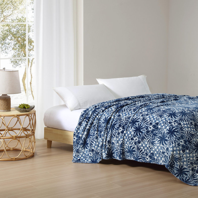 Lanikai Fronds Blanket, King, Blue/White