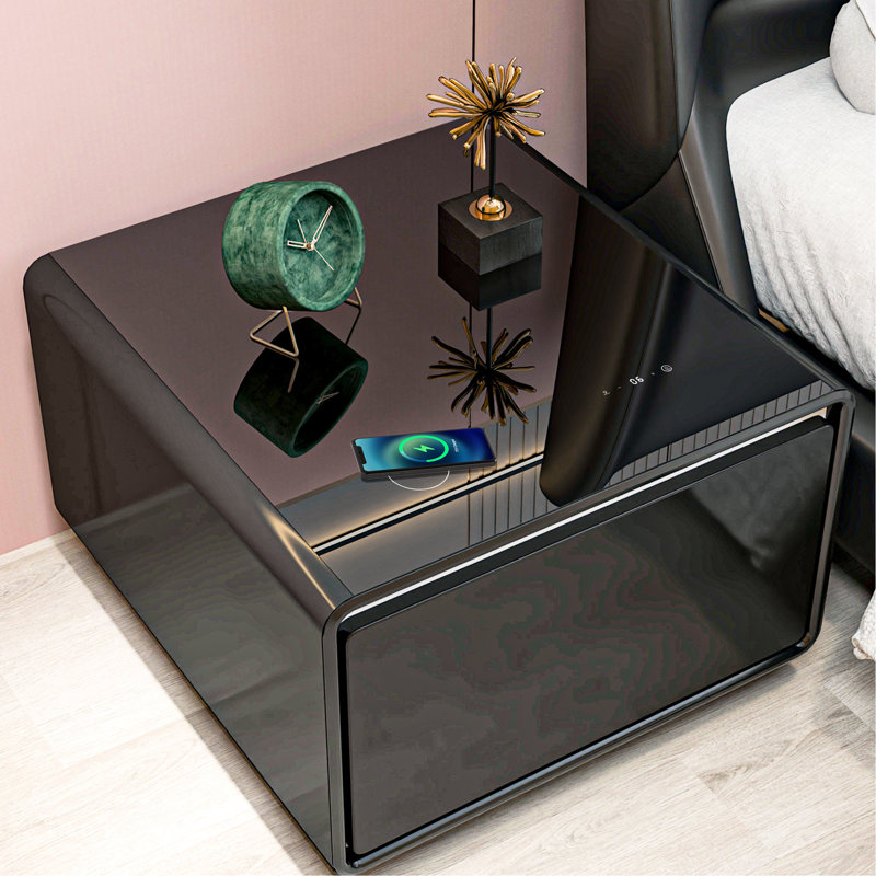 Table moderne moderne avec réfrigérateur intégré, chargement sans fil et réfrigérateur frontal noir de luxe à contrôle de température