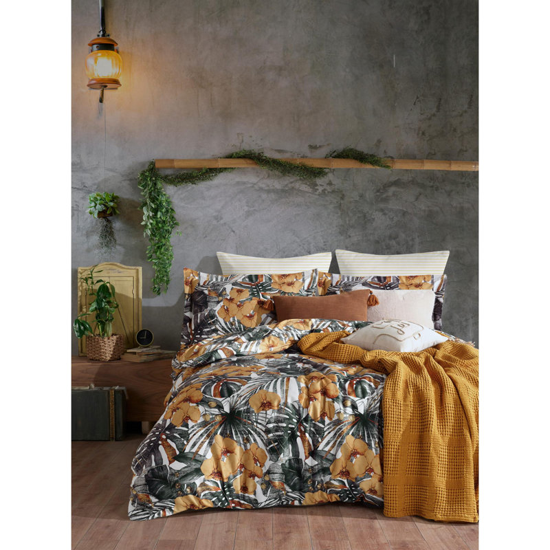 Quiltisse Floral Bedspread with Pillowcases